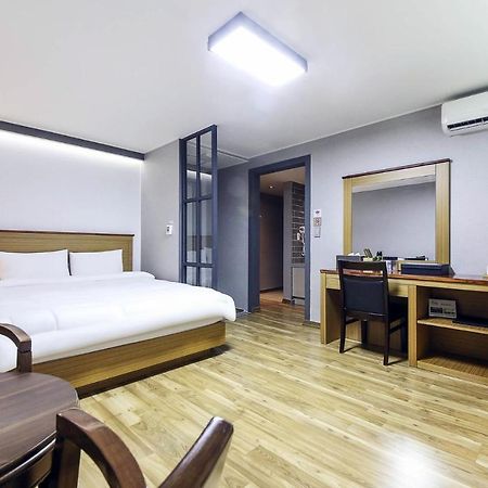 גנגנאונג Gyeongpodae The Hotel Business מראה חיצוני תמונה