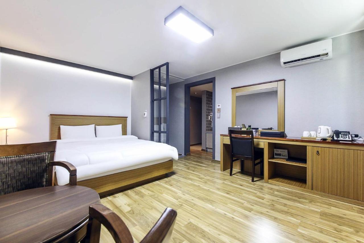 גנגנאונג Gyeongpodae The Hotel Business מראה חיצוני תמונה